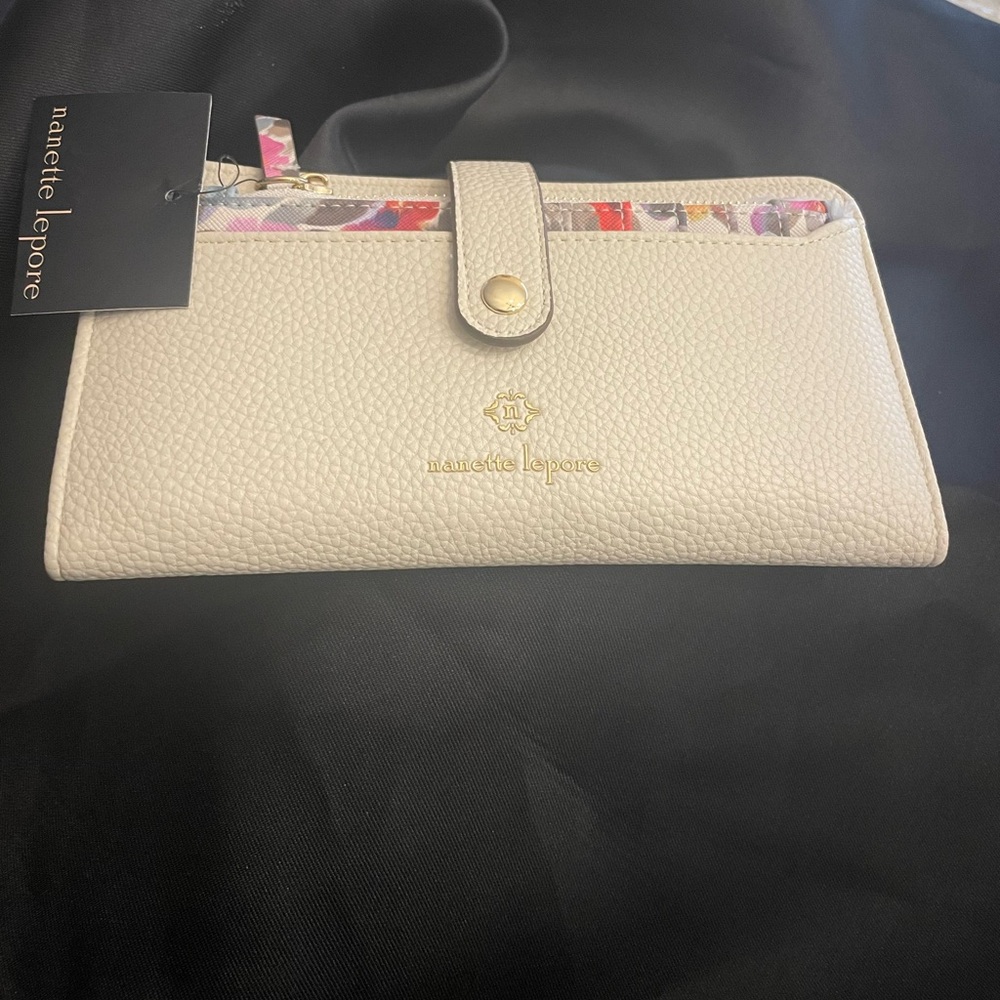 NWT Nanette Lepore wallet - Picture 2 of 5